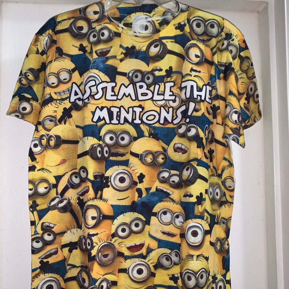 ✅ BOGO Universal Studios Minions Shirt YL